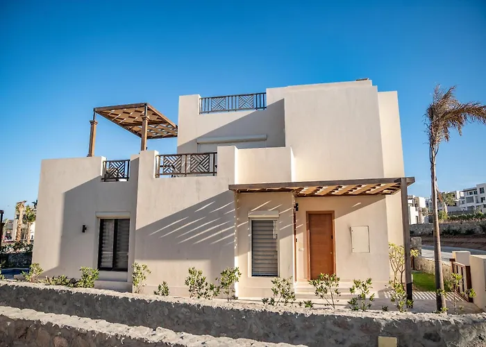 4 Bedrooms, Luxury Villa Makadi Heights